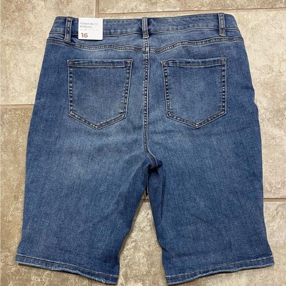 Lane Bryant Signature Fit Mid-Rise Bermuda Denim Shorts Size 16 (34x12) NWT - Picture 13 of 13